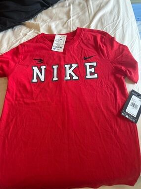 Nike Red Short Sleeve Crewneck Tee with Contrasting Logo